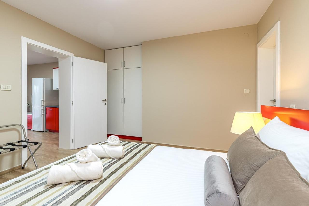 Apartment Complex Irena With Pool โปเรช ภายนอก รูปภาพ