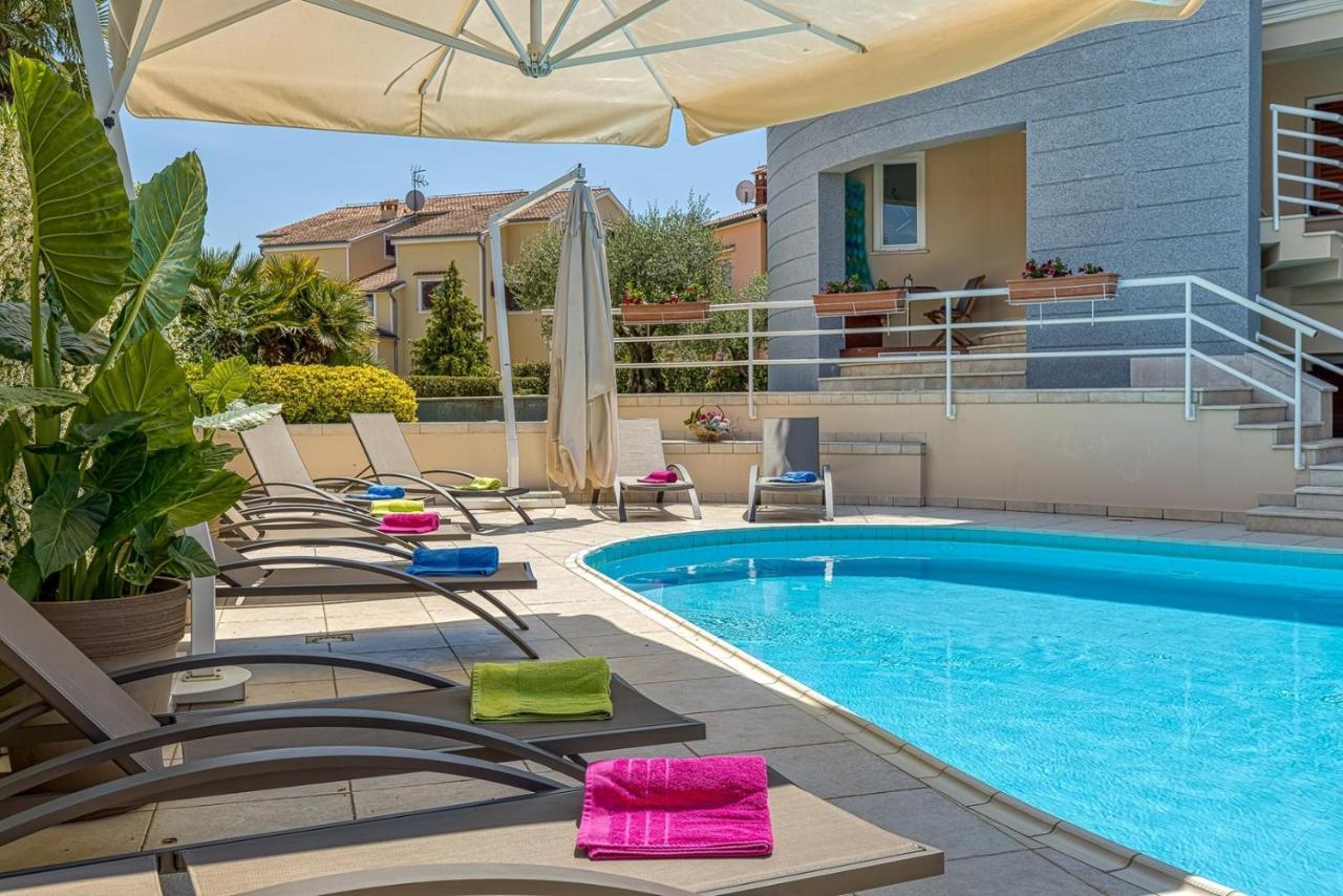 Apartment Complex Irena With Pool โปเรช ภายนอก รูปภาพ