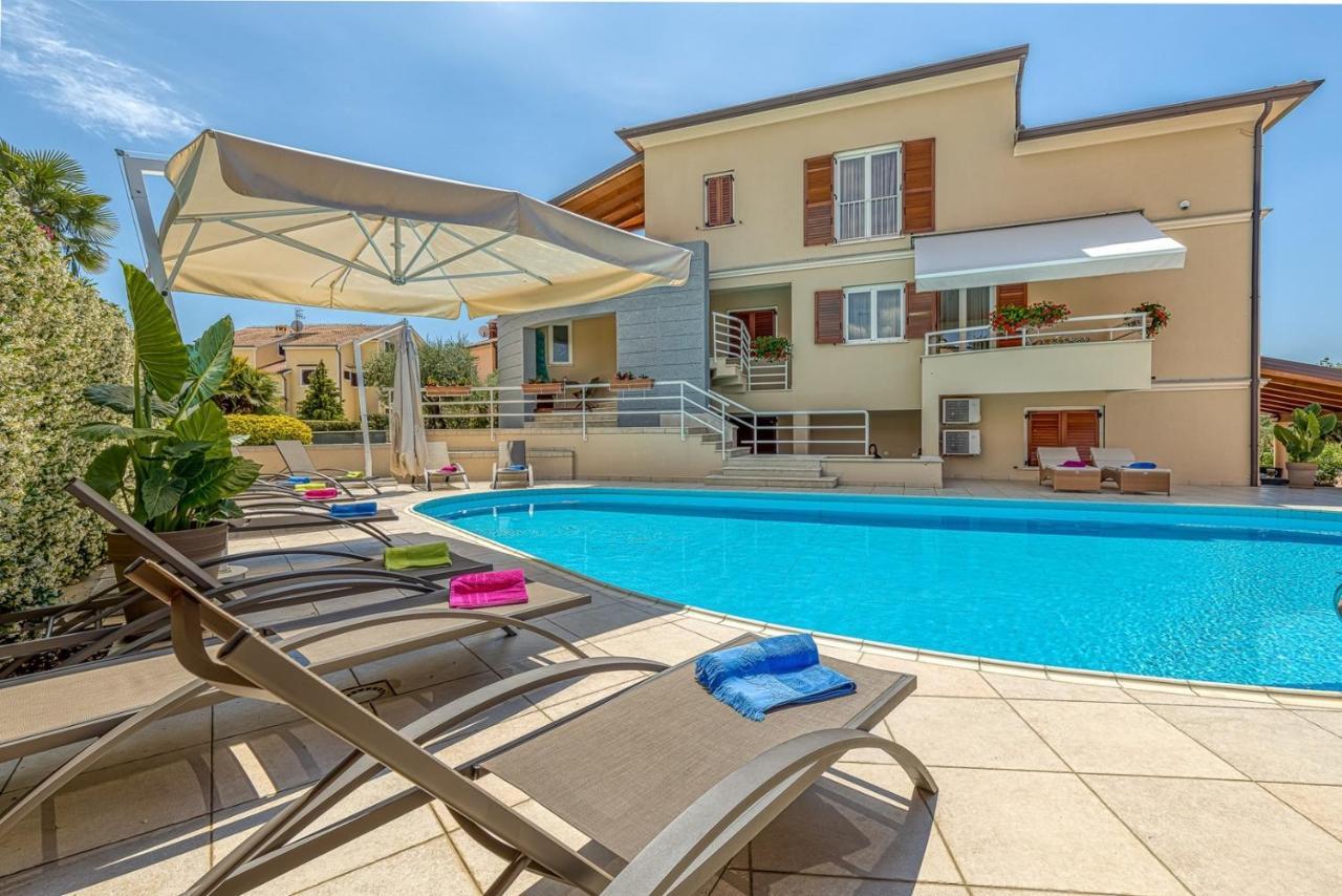 Apartment Complex Irena With Pool โปเรช ภายนอก รูปภาพ