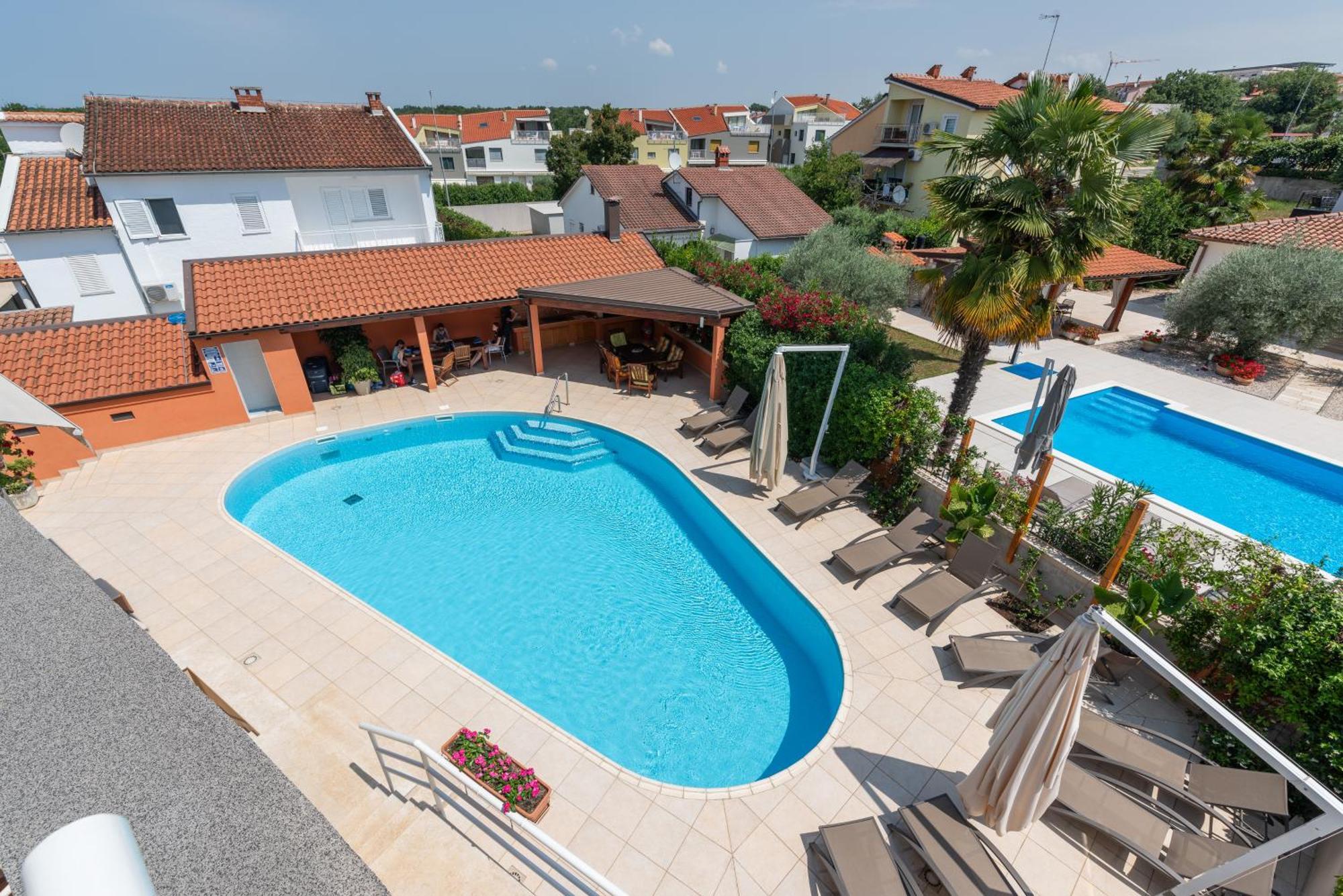 Apartment Complex Irena With Pool โปเรช ภายนอก รูปภาพ